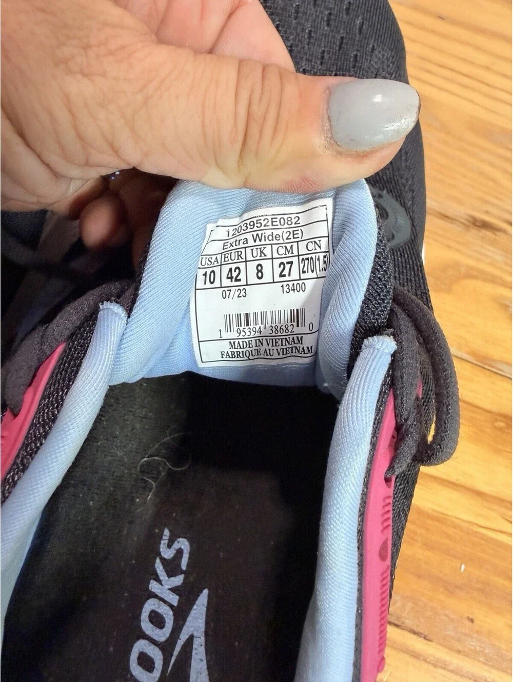 Brooks Ghost Max Women’s 10 Extra Wide Running/Walking Sneakers Blue Pink